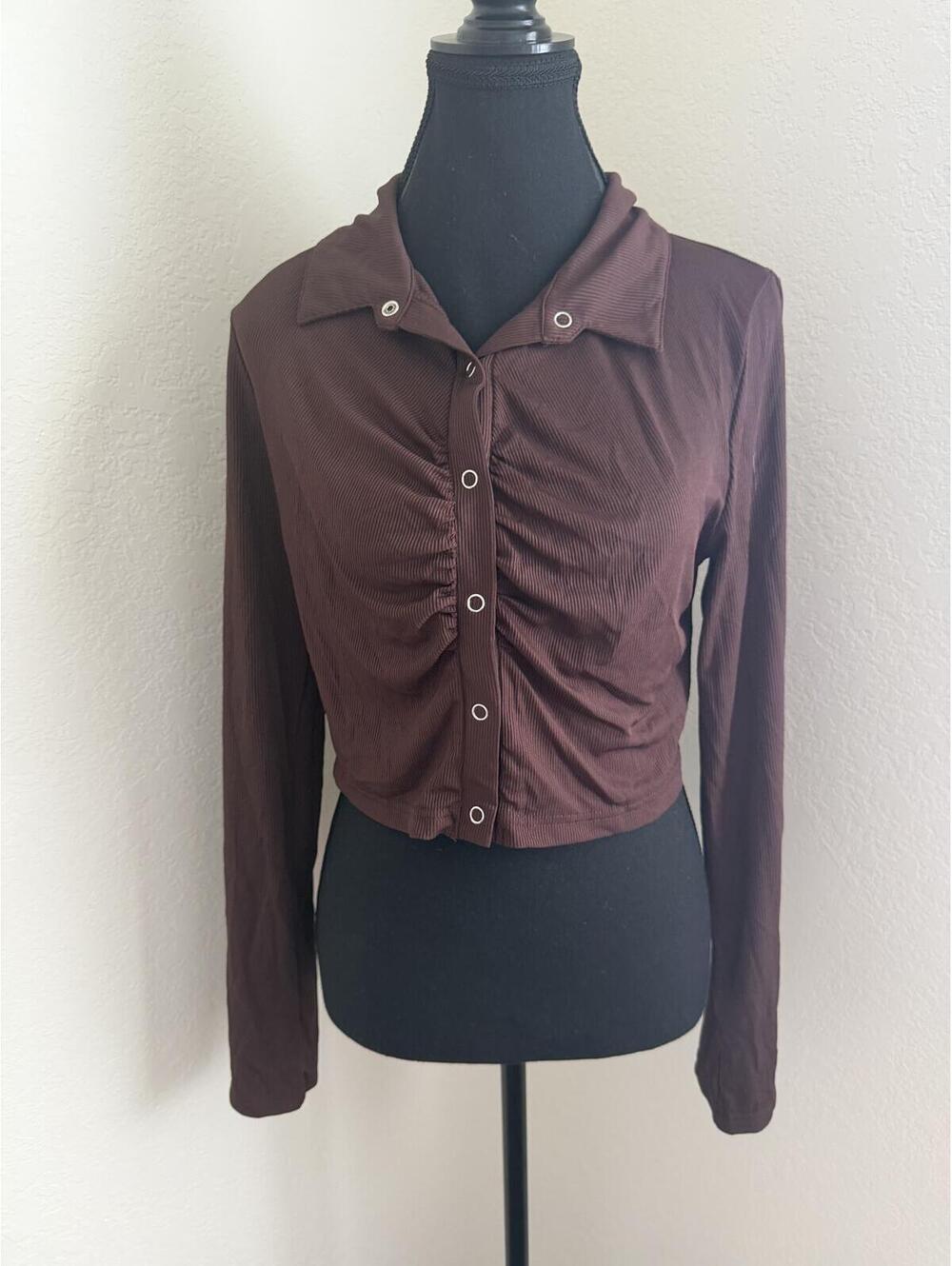Women’s brown longsleeve button-up shirt size XL